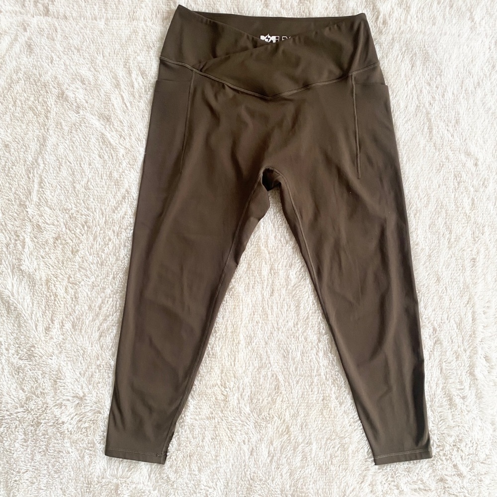 POPFLEX Leggings‎ 2X Crisscross Hourglass with Pockets Plus Size